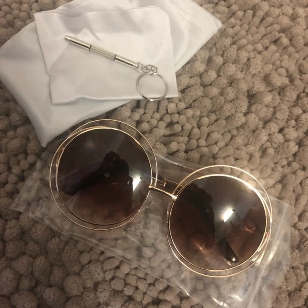 - ✨FARRAH RETRO 70’s hipster OVERSIZED SHADES NEW